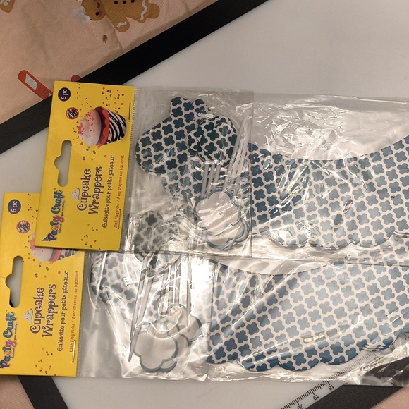 Cupcake Wrappers - Picture 3 of 4